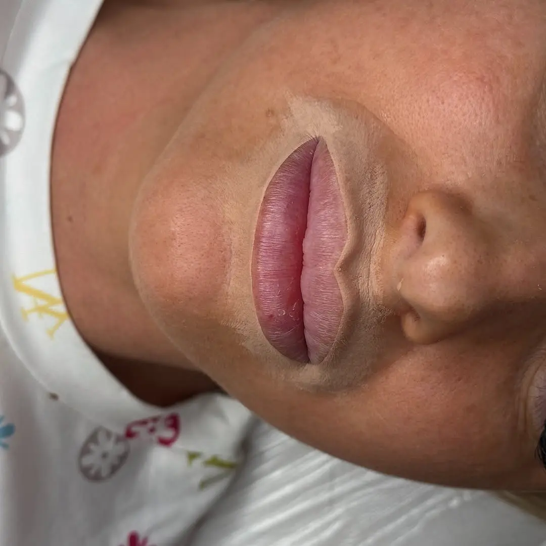 lip tattoo pros and cons